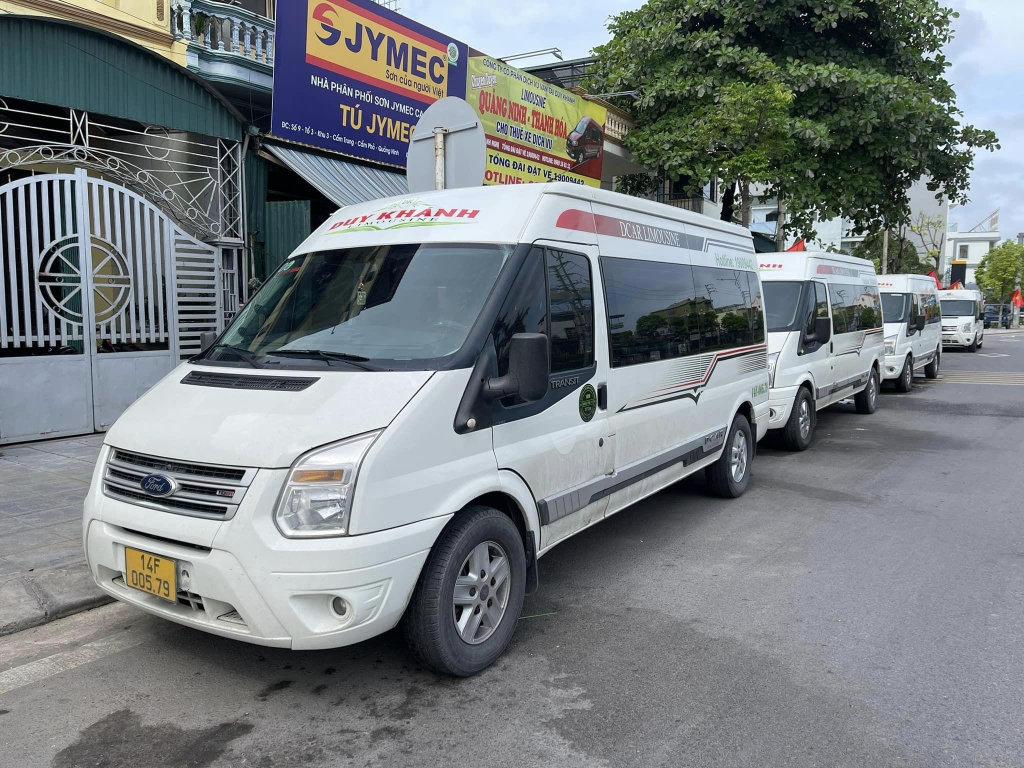 Tourist Shuttle Bus
