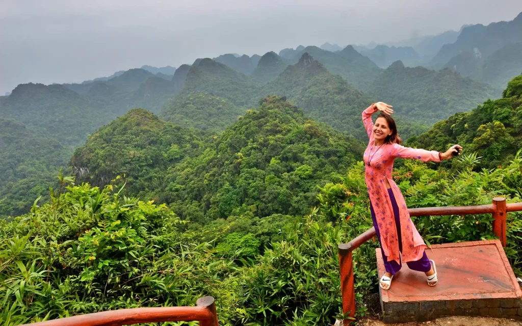  Cat Ba National Park.